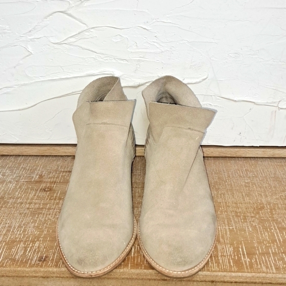 Dolce Vita Sand slip in Suede Leather  bootie  size 9 - Picture 1 of 6